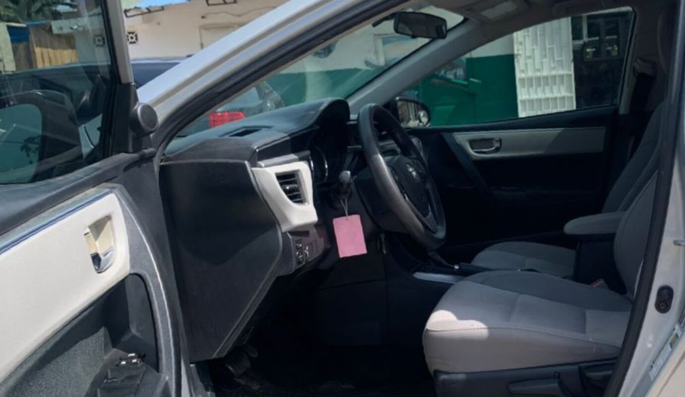 TOYOTA COROLLA LE
