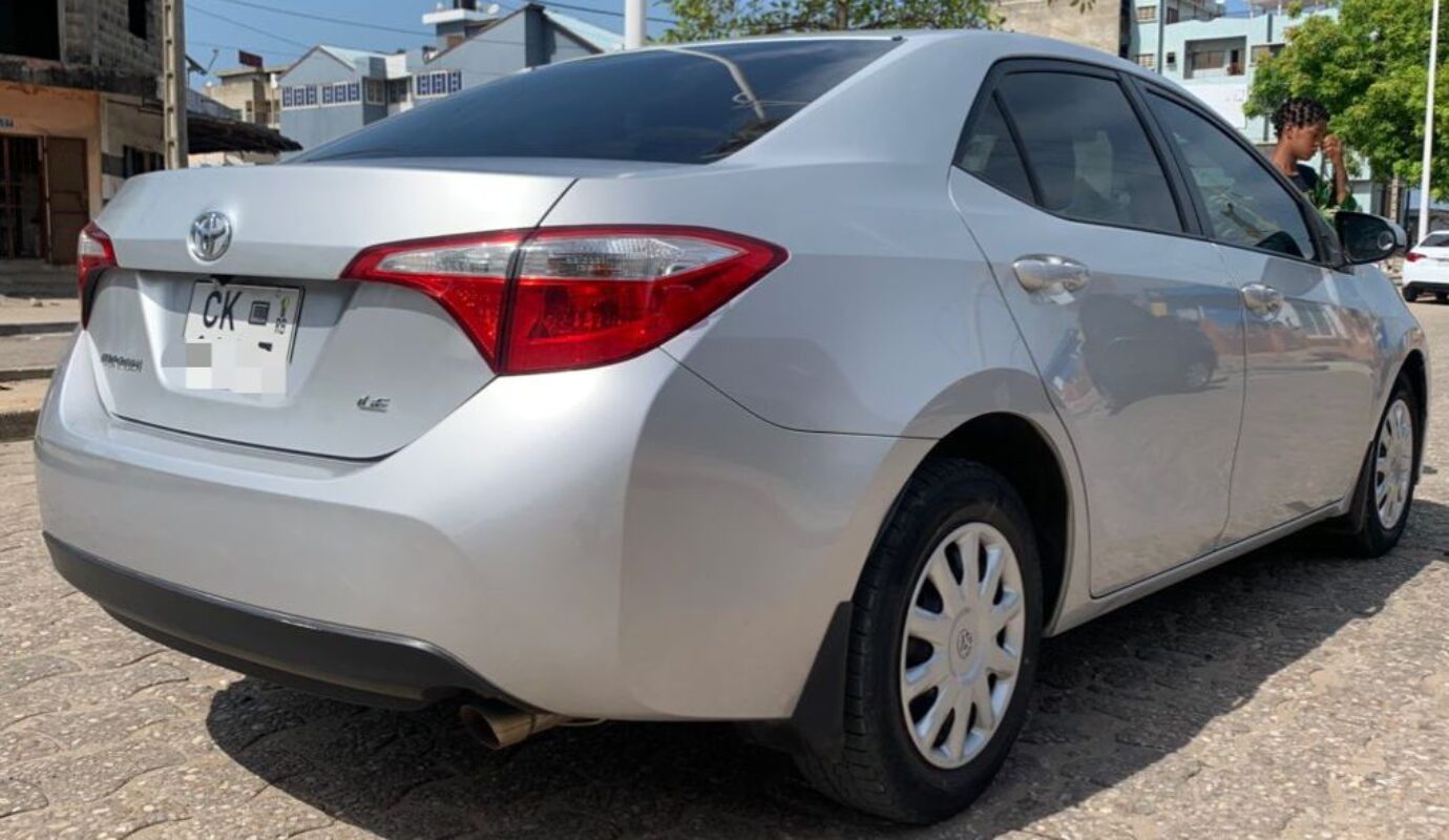TOYOTA COROLLA LE