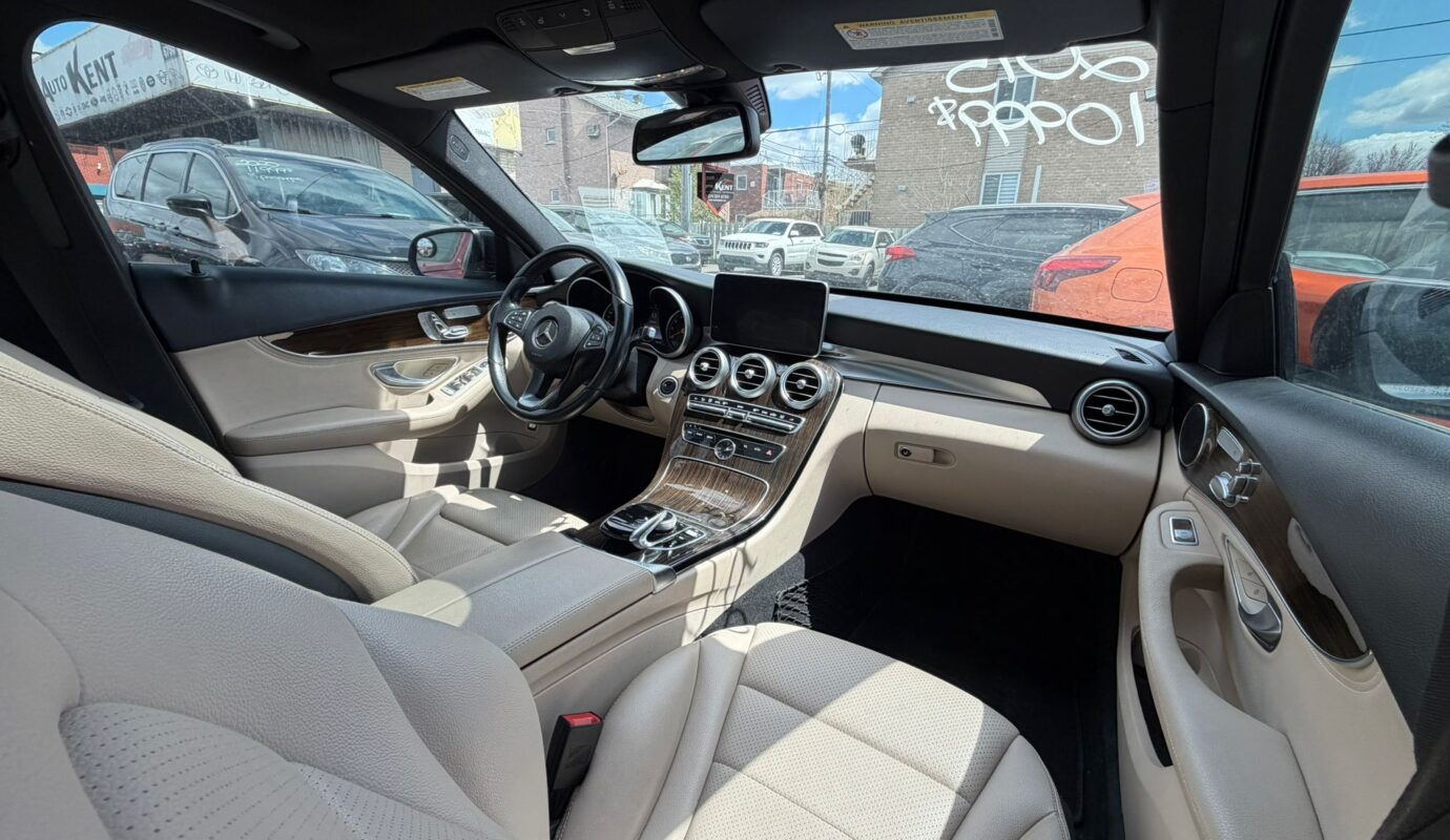 2015 MERCEDES-BENZ Classe C C300 / 4 MATIC / 4 CYLINDRES / NAVIGA
