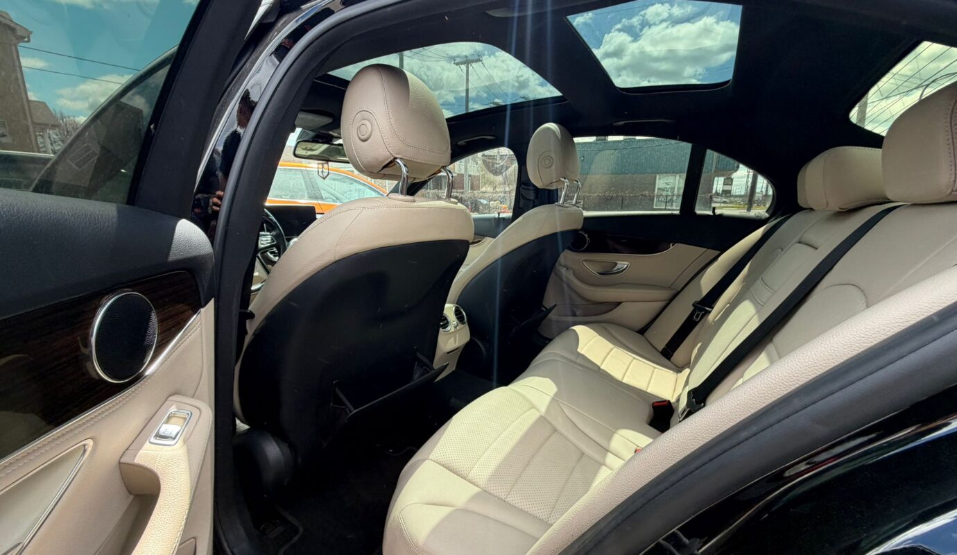 2015 MERCEDES-BENZ Classe C C300 / 4 MATIC / 4 CYLINDRES / NAVIGA