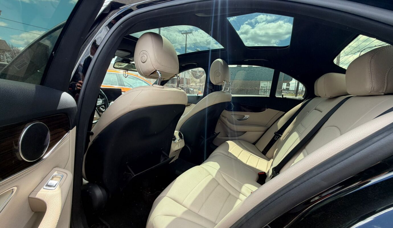 2015 MERCEDES-BENZ Classe C C300 / 4 MATIC / 4 CYLINDRES / NAVIGA