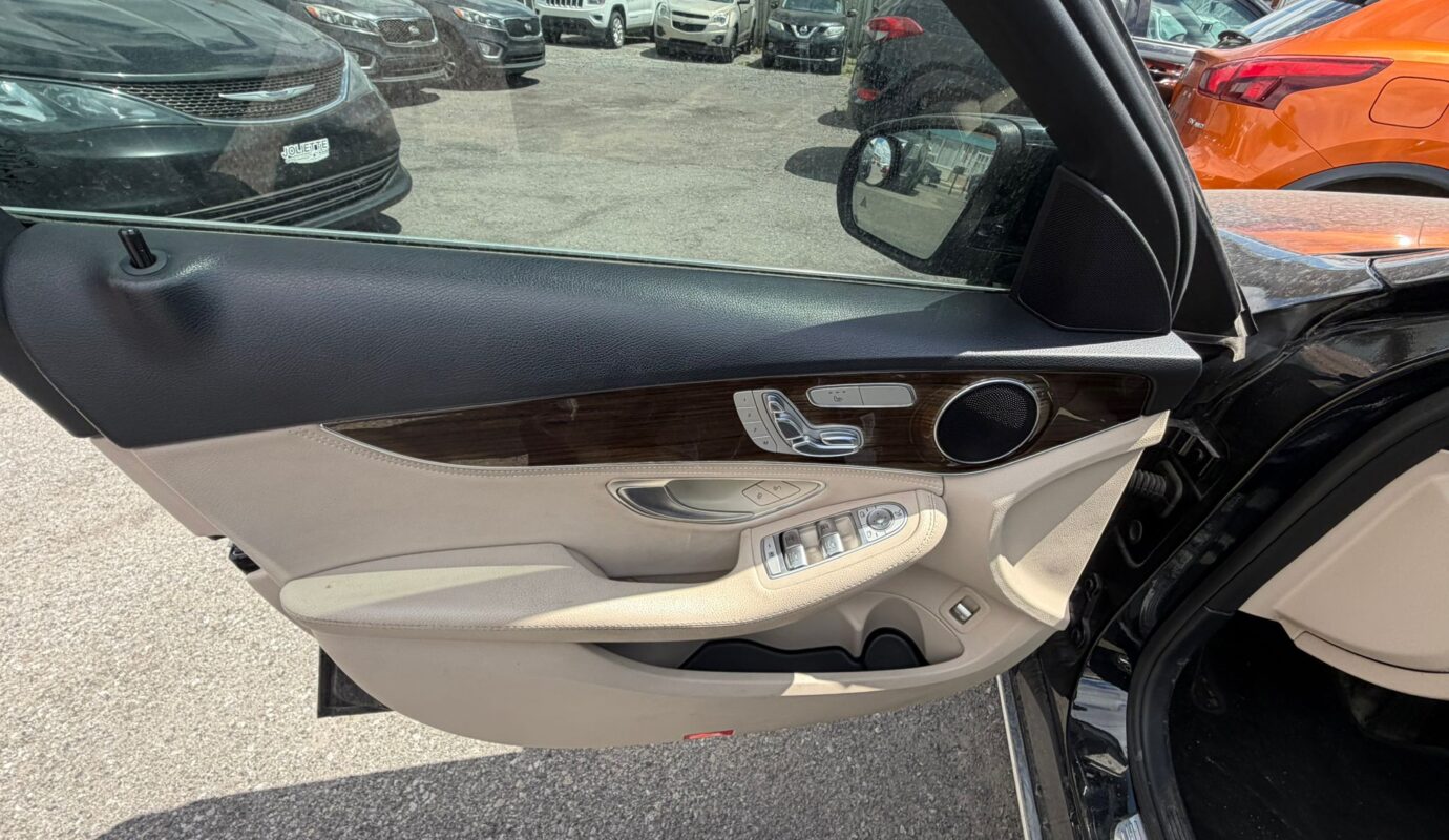 2015 MERCEDES-BENZ Classe C C300 / 4 MATIC / 4 CYLINDRES / NAVIGA