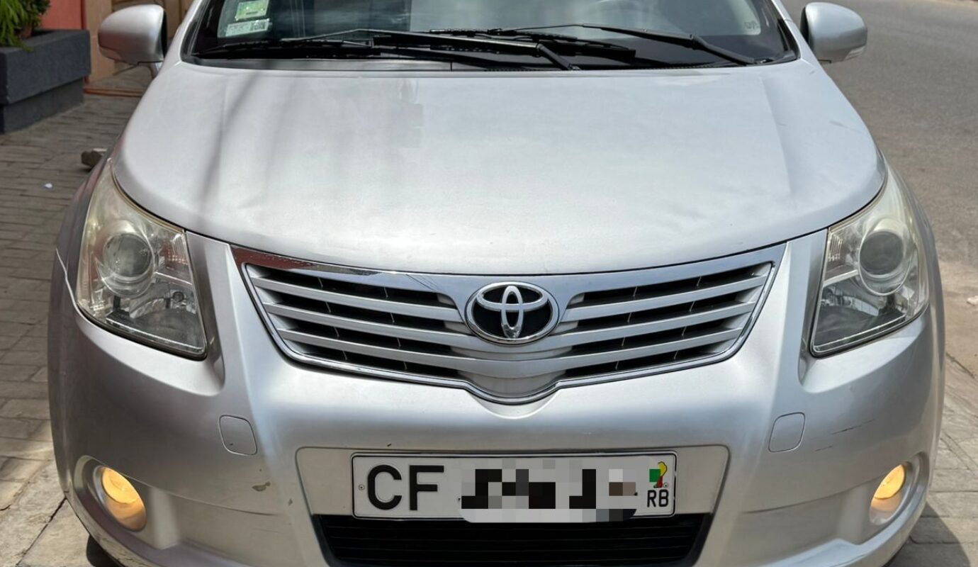 TOYOTA AVENSIS
