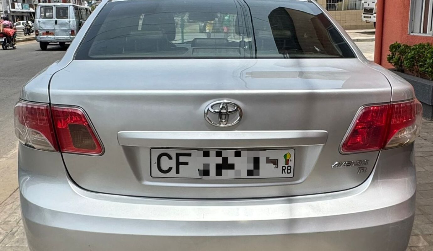 TOYOTA AVENSIS