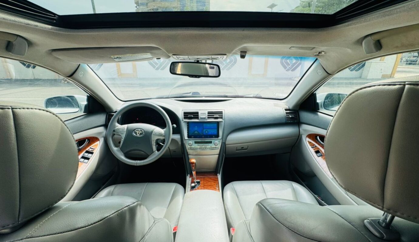 TOYOTA CAMRY XLE