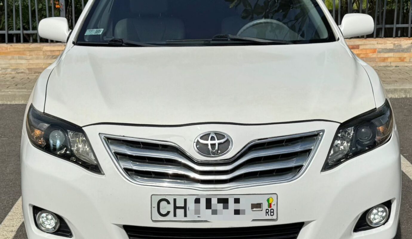 TOYOTA CAMRY XLE