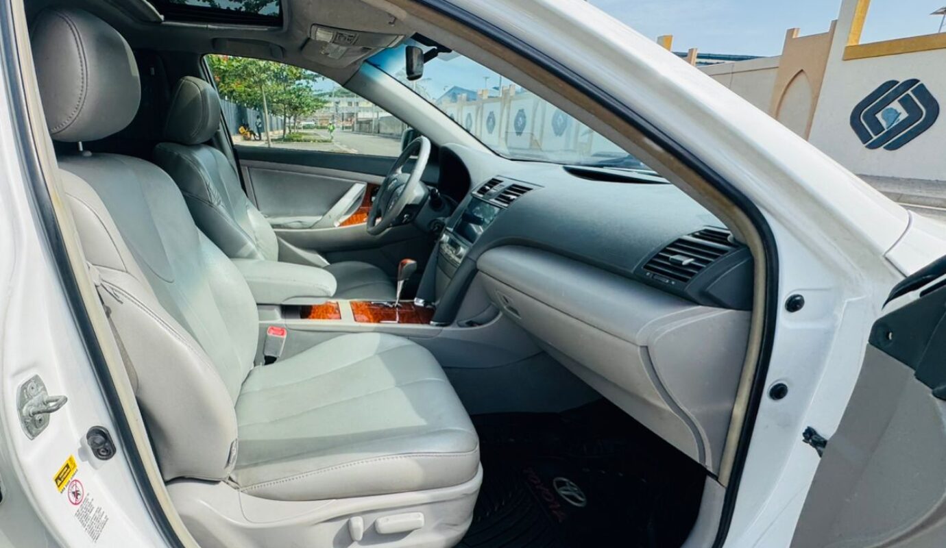 TOYOTA CAMRY XLE