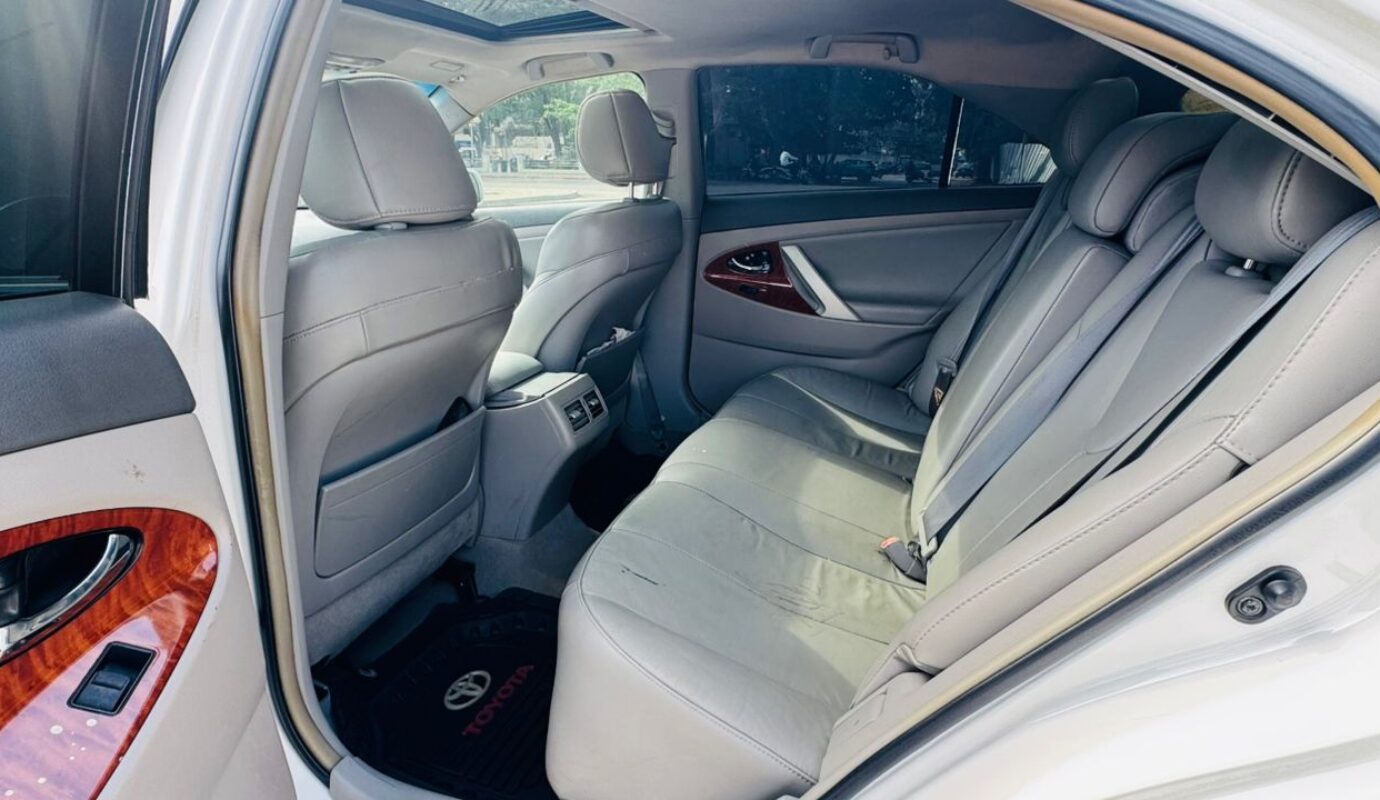 TOYOTA CAMRY XLE