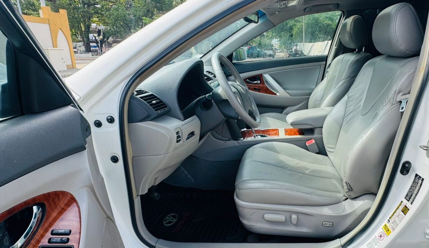 TOYOTA CAMRY XLE