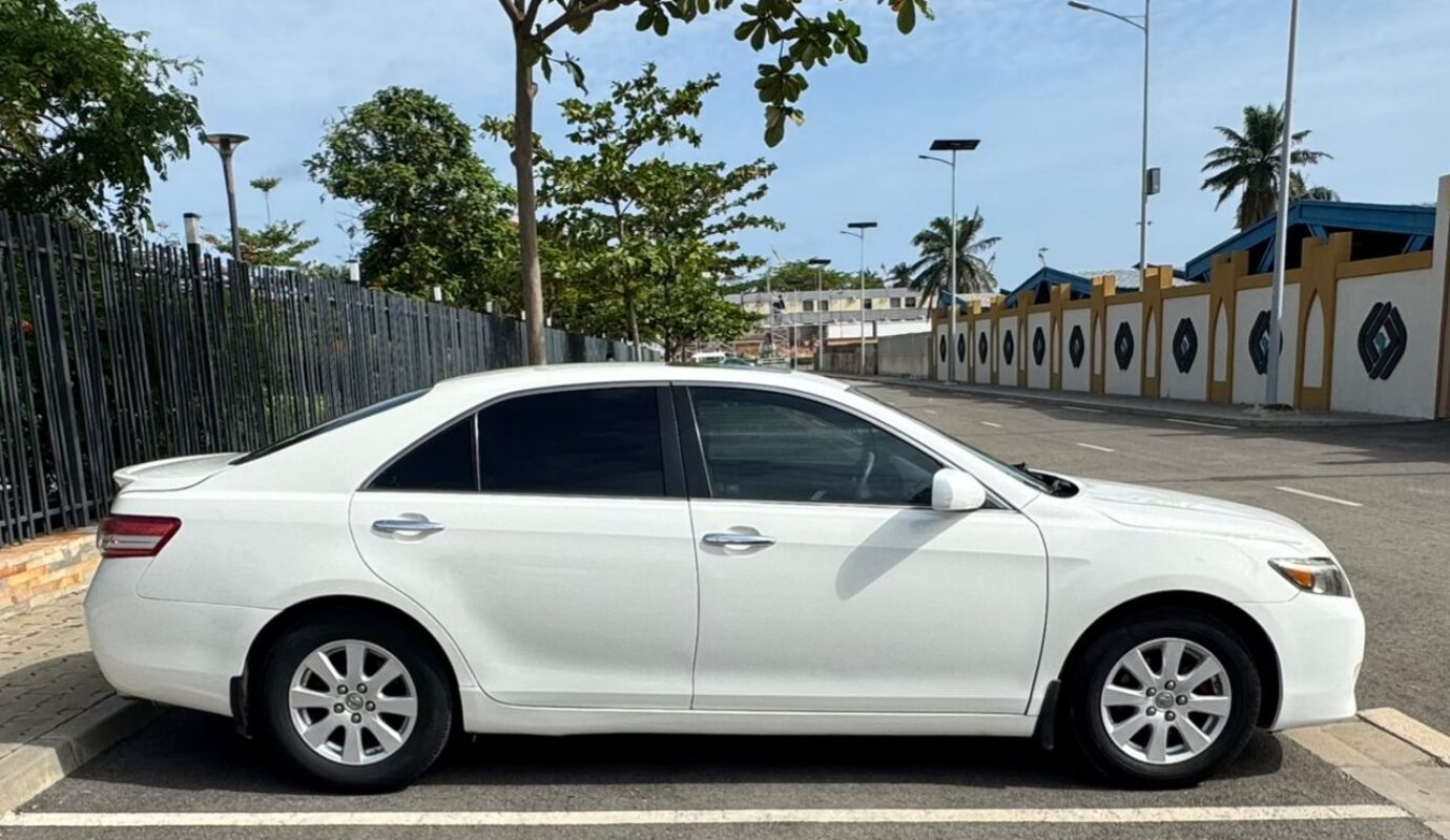TOYOTA CAMRY XLE