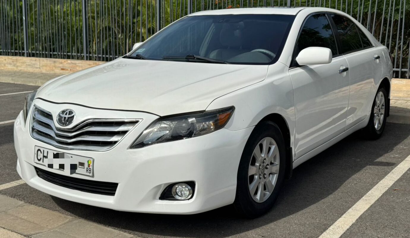 TOYOTA CAMRY XLE
