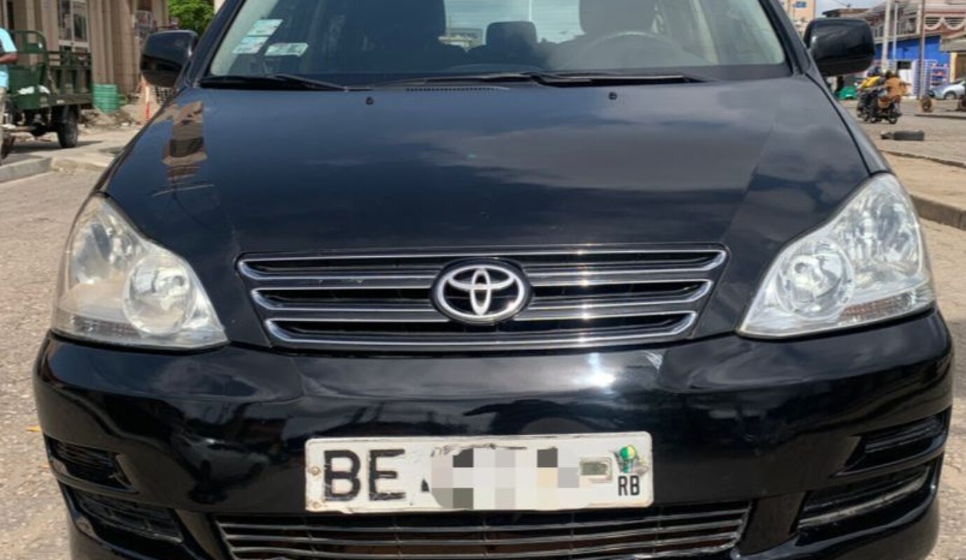 TOYOTA AVENSIS VERSO
