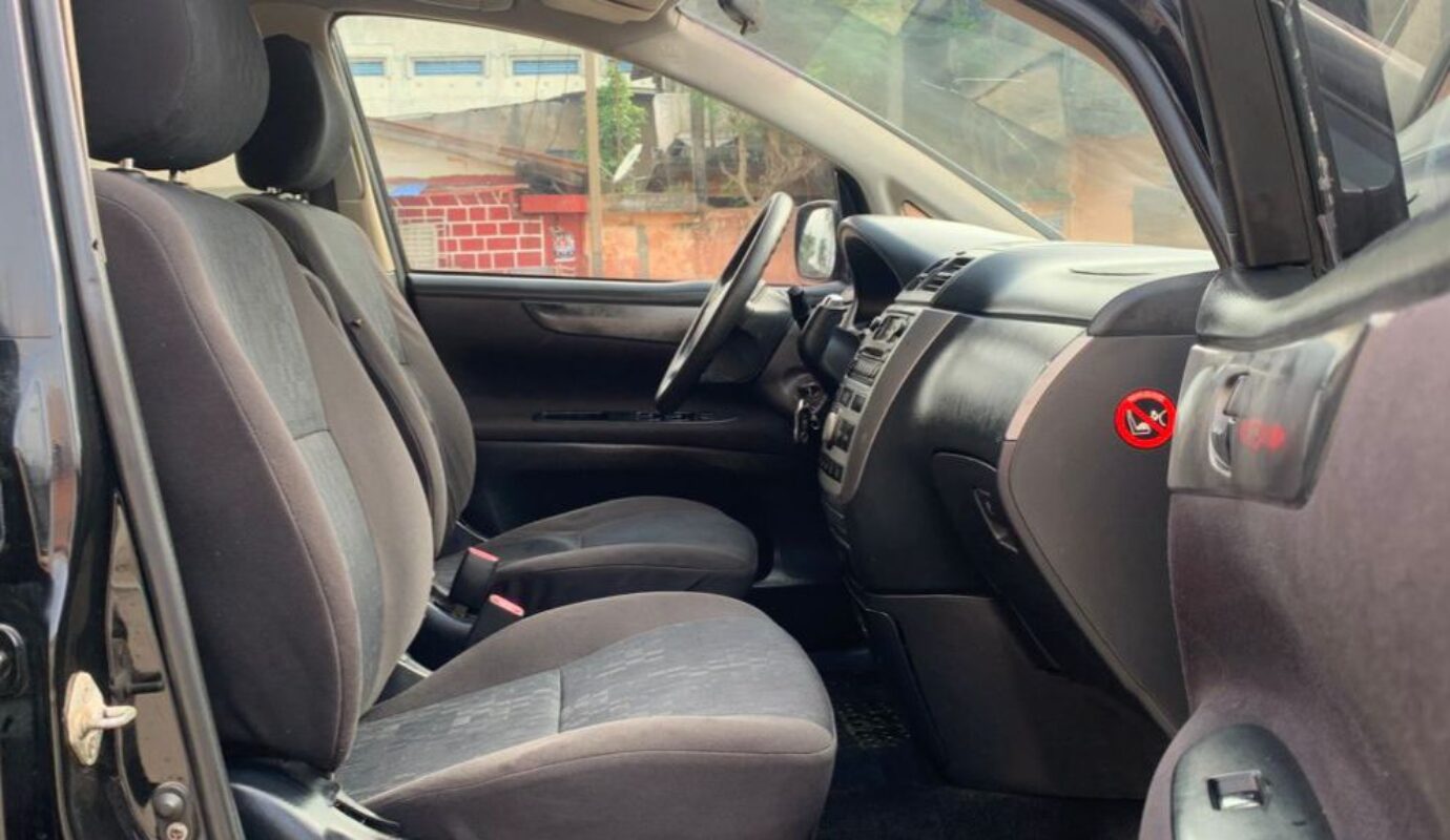 TOYOTA AVENSIS VERSO