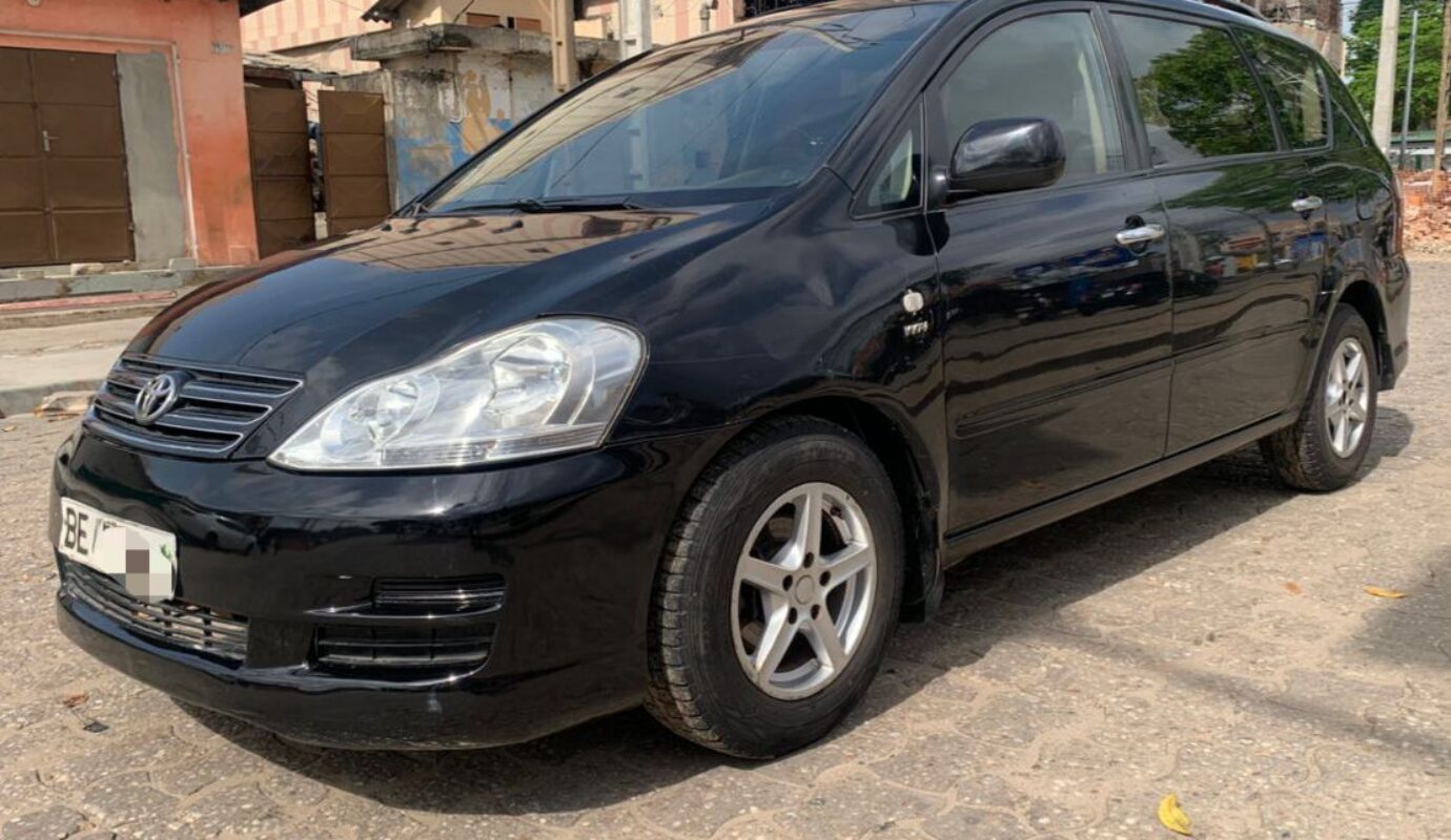 TOYOTA AVENSIS VERSO