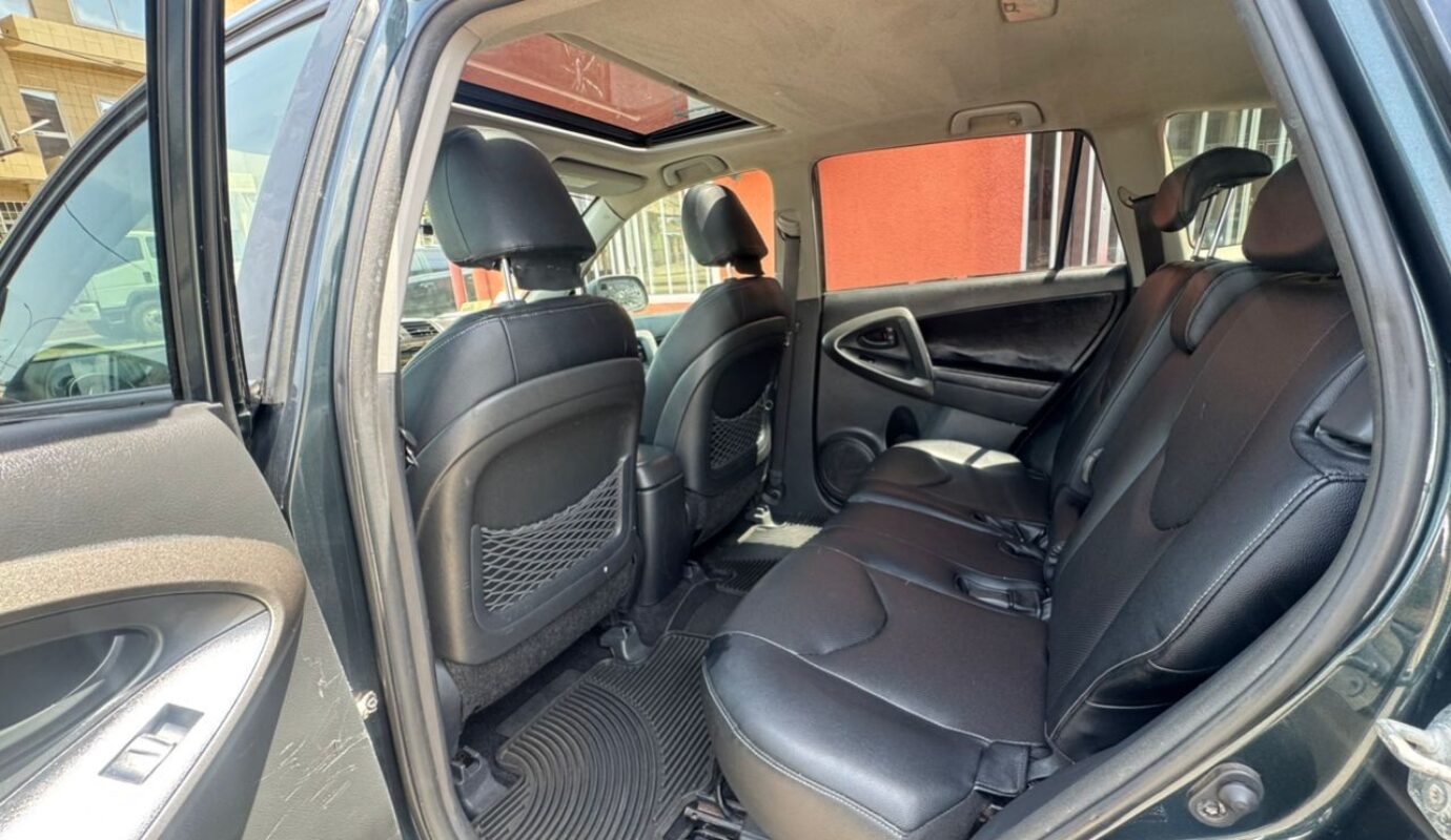 TOYOTA RAV4 / AWD