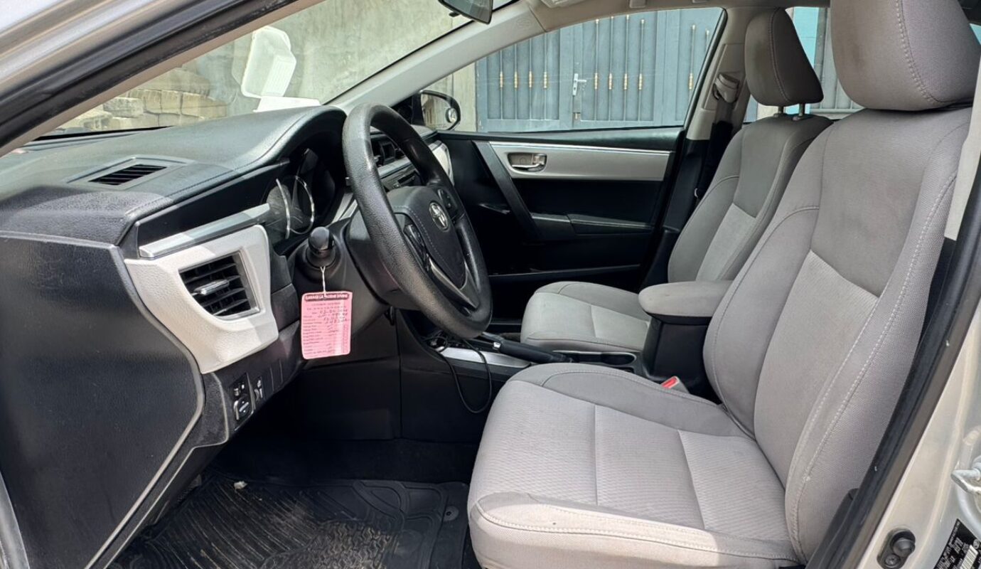 TOYOTA COROLLA LE