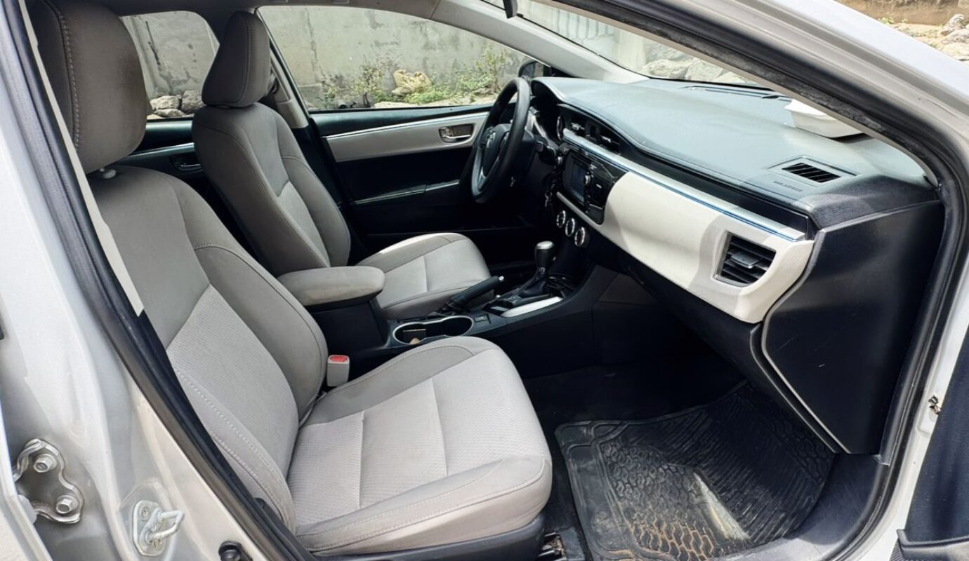 TOYOTA COROLLA LE