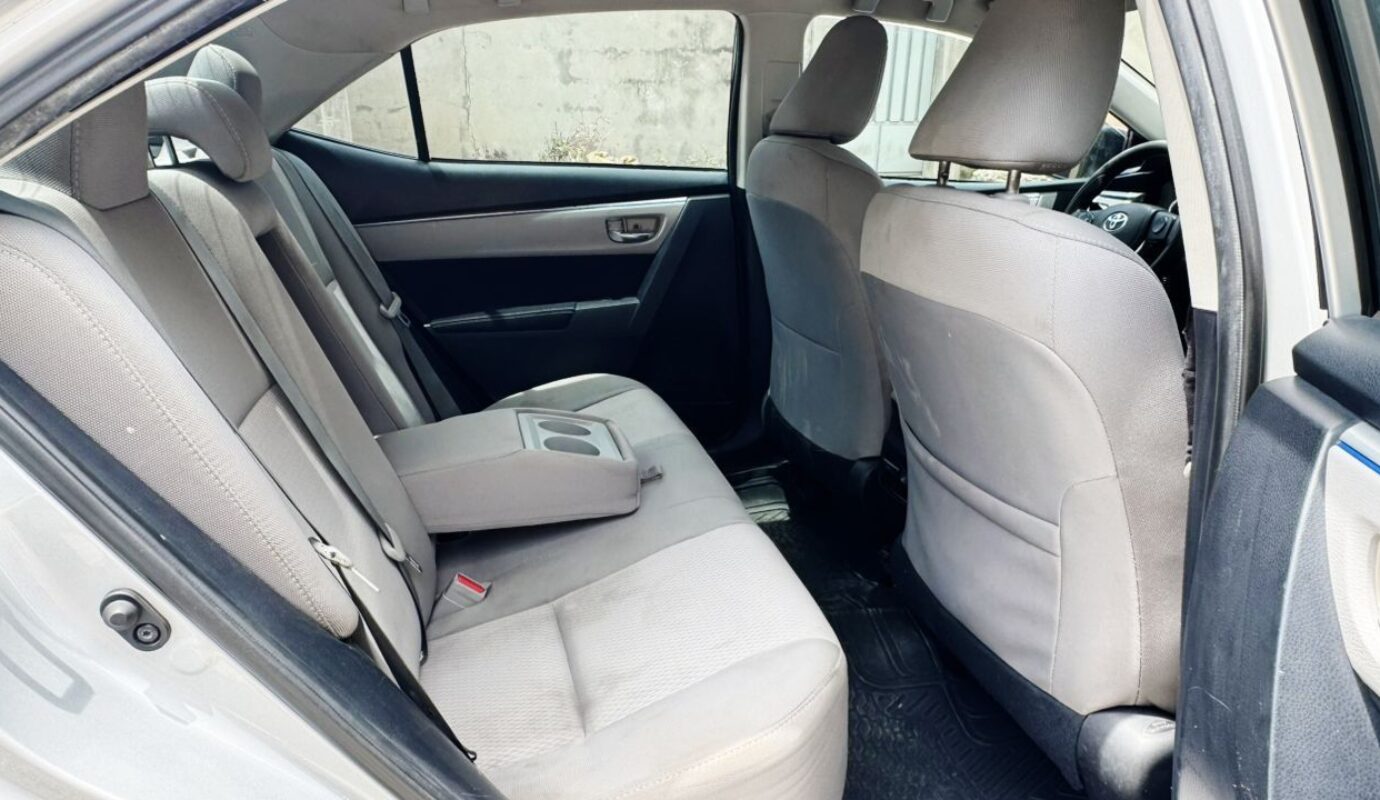TOYOTA COROLLA LE