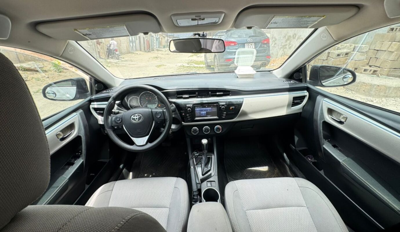 TOYOTA COROLLA LE