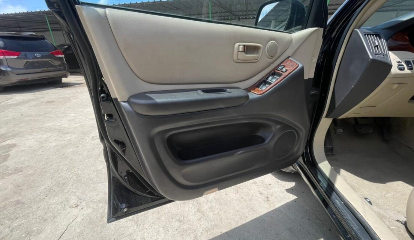TOYOTA HIGHLANDER    2003