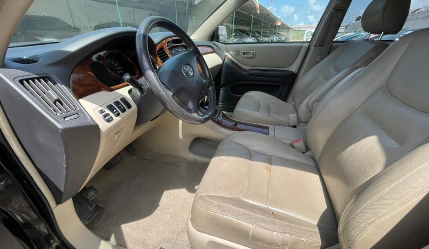 TOYOTA HIGHLANDER    2003
