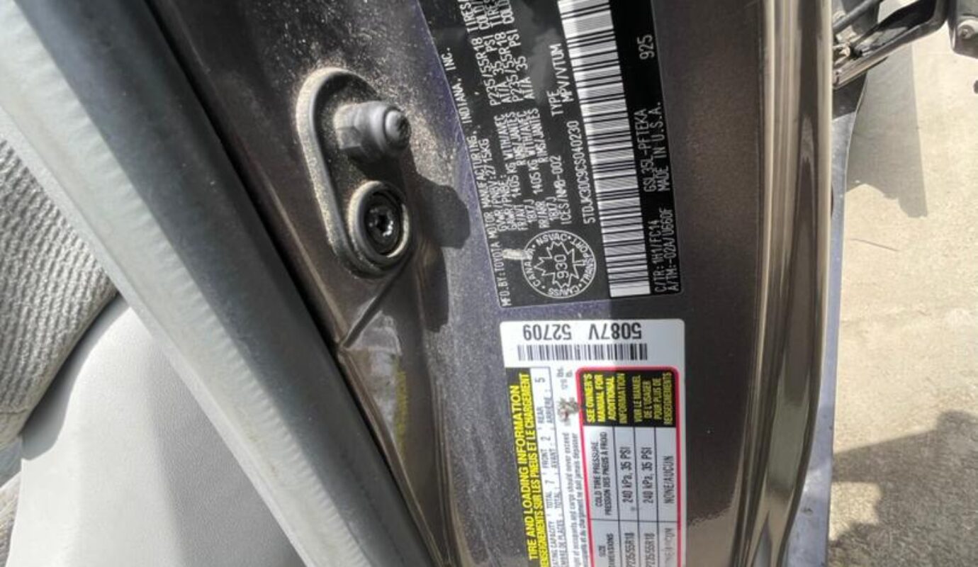 TOYOTA SIENNA    Model L.E