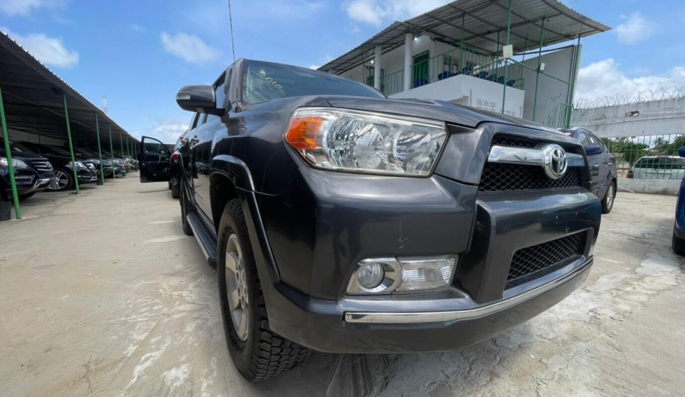 TOYOTA 4Runer 2010