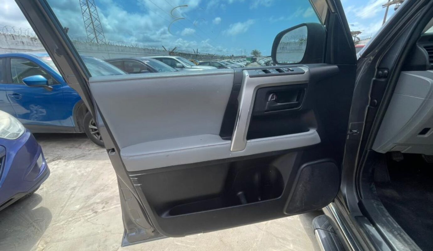 TOYOTA 4Runer 2010