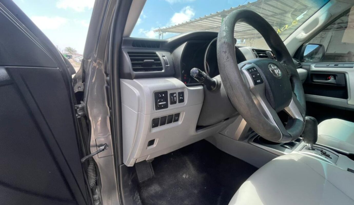 TOYOTA 4Runer 2010