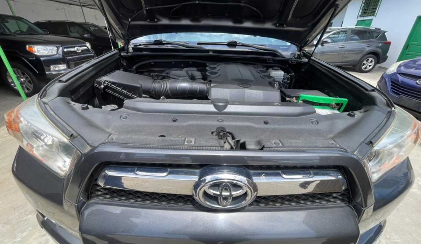 TOYOTA 4Runer 2010