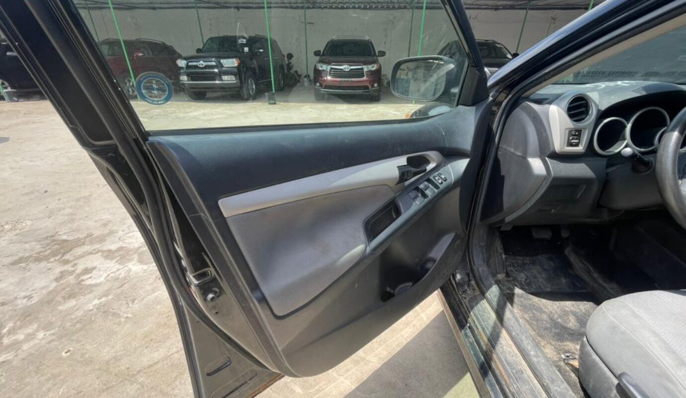TOYOTA MATRIX  2010