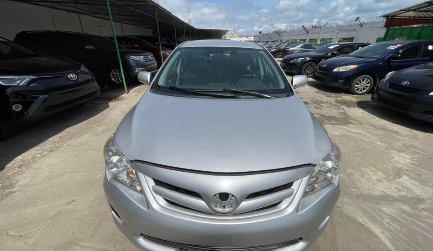 Toyota corolla   2011