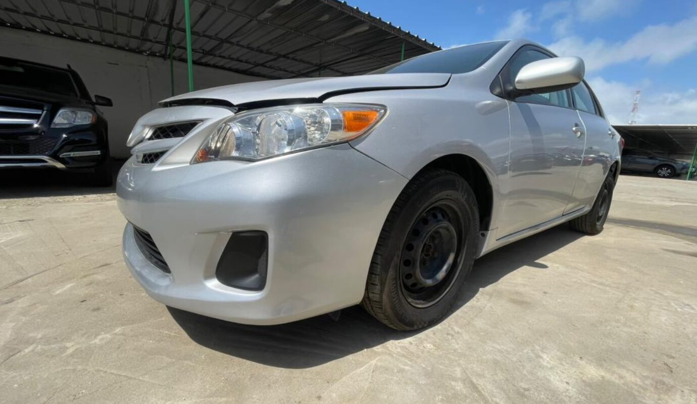 Toyota corolla   2011