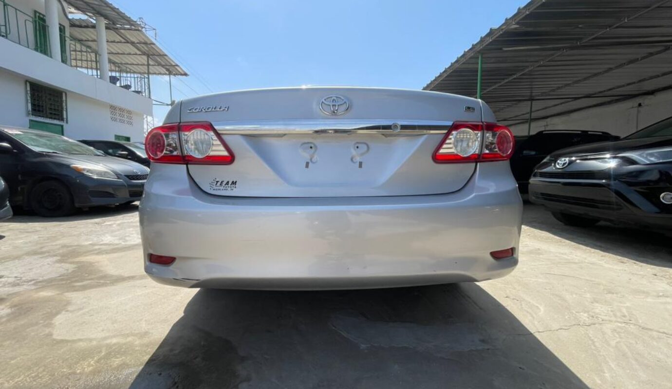Toyota corolla   2011