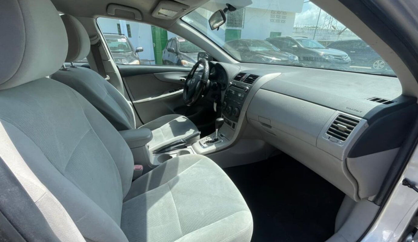 Toyota corolla   2011