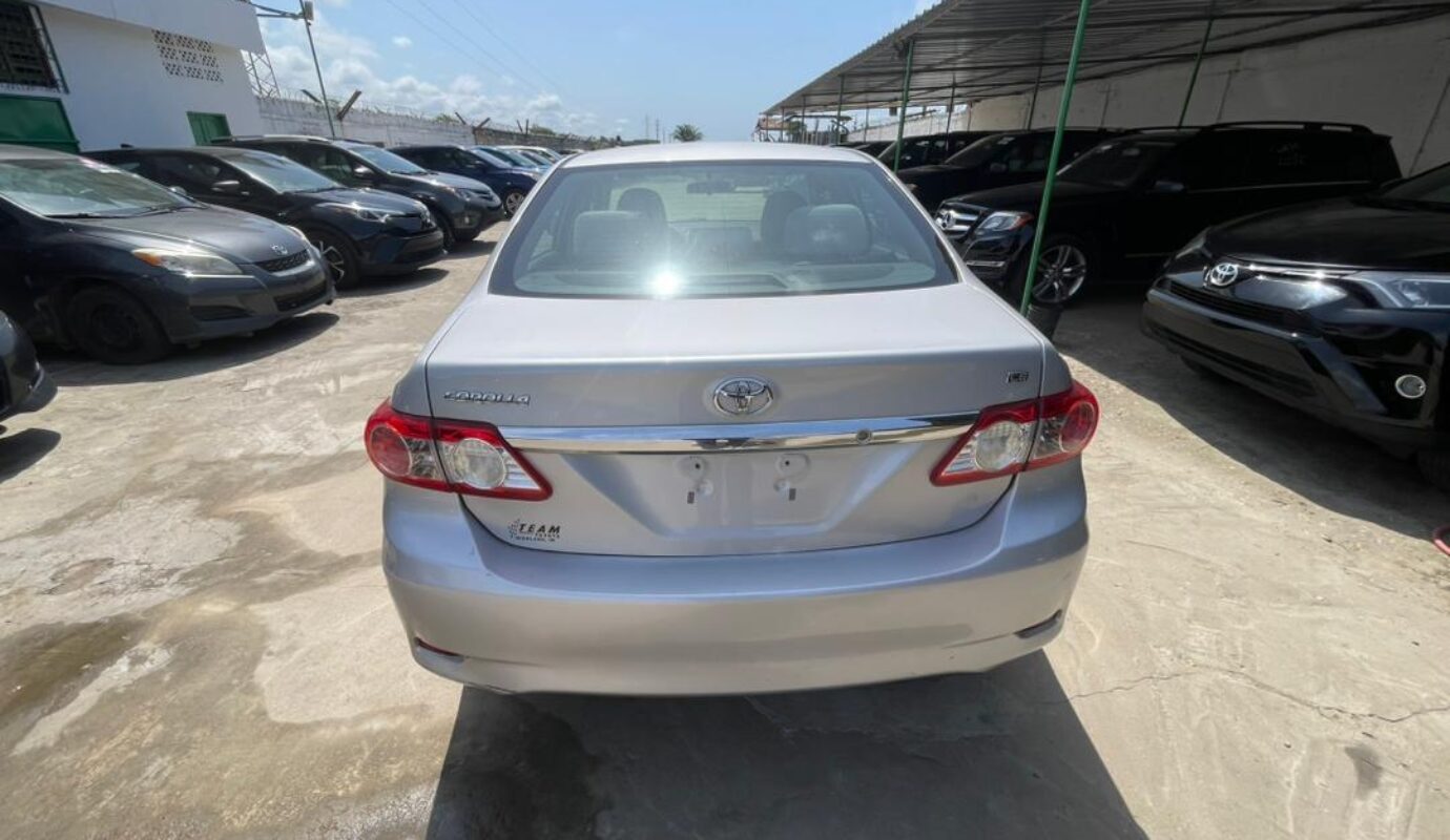 Toyota corolla   2011
