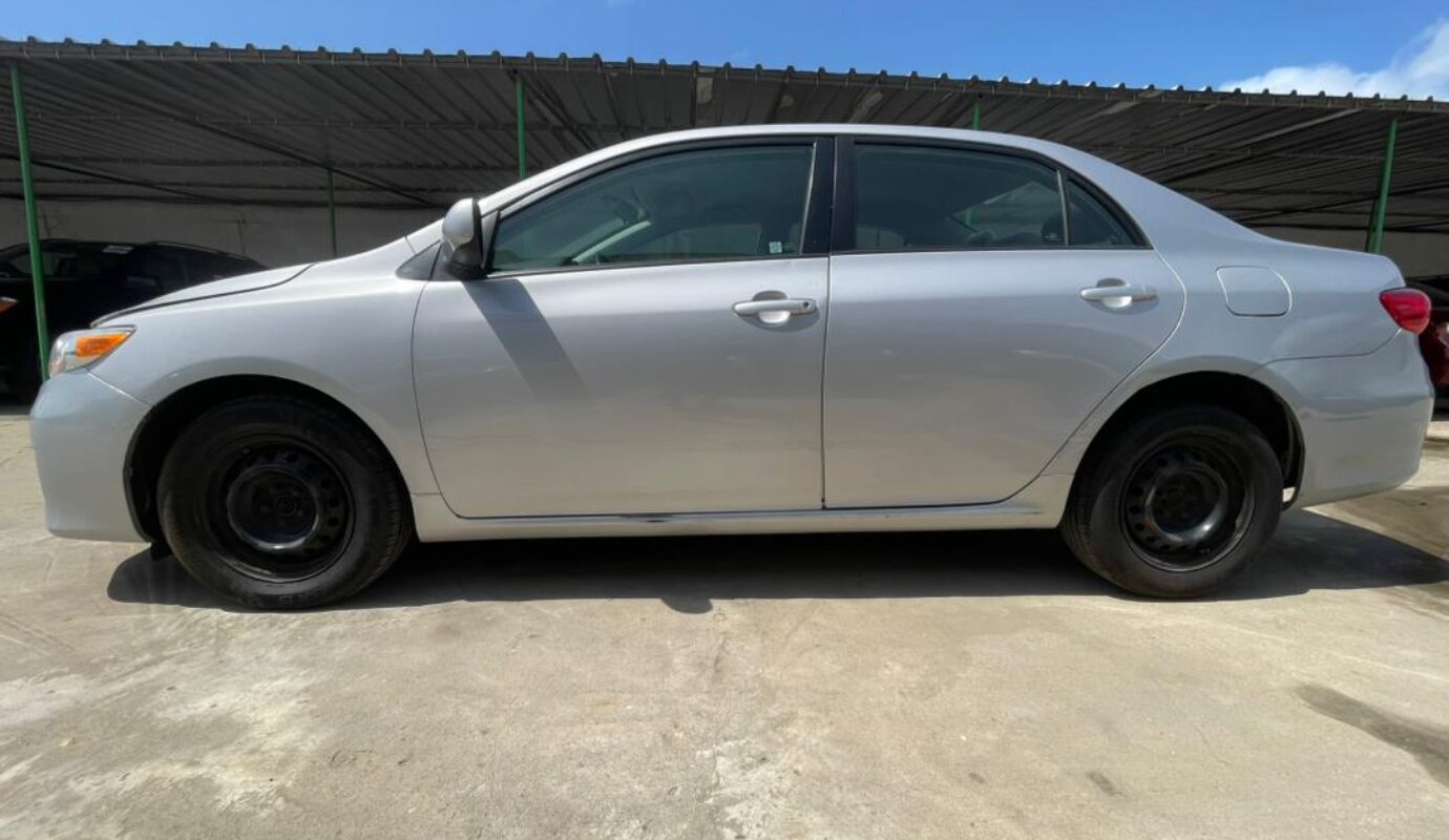Toyota corolla   2011