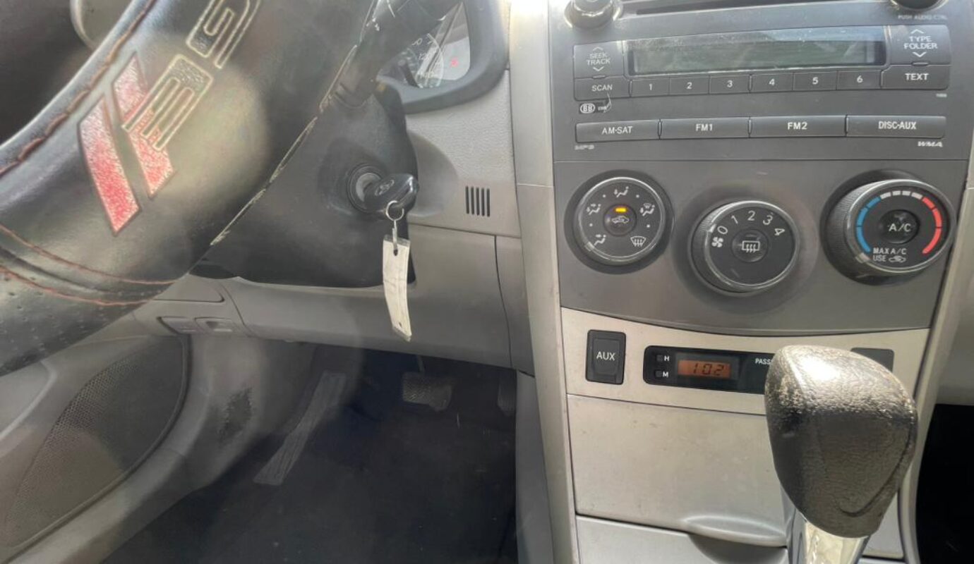 Toyota corolla   2011