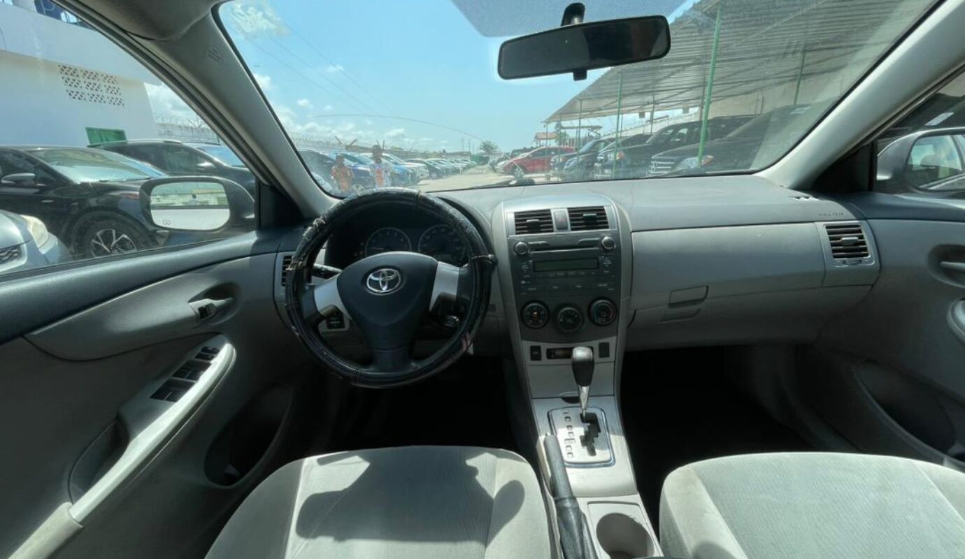 Toyota corolla   2011