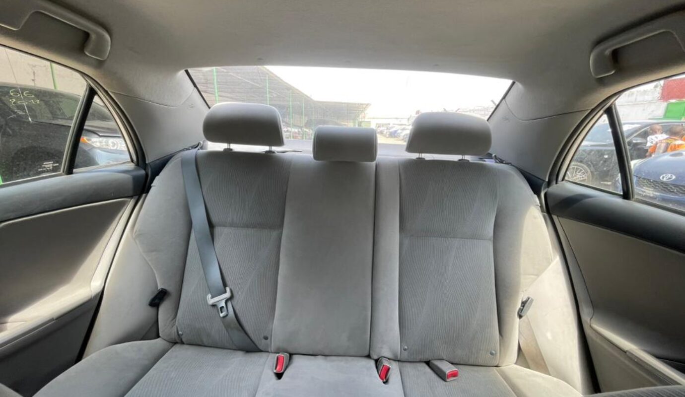 Toyota corolla   2011