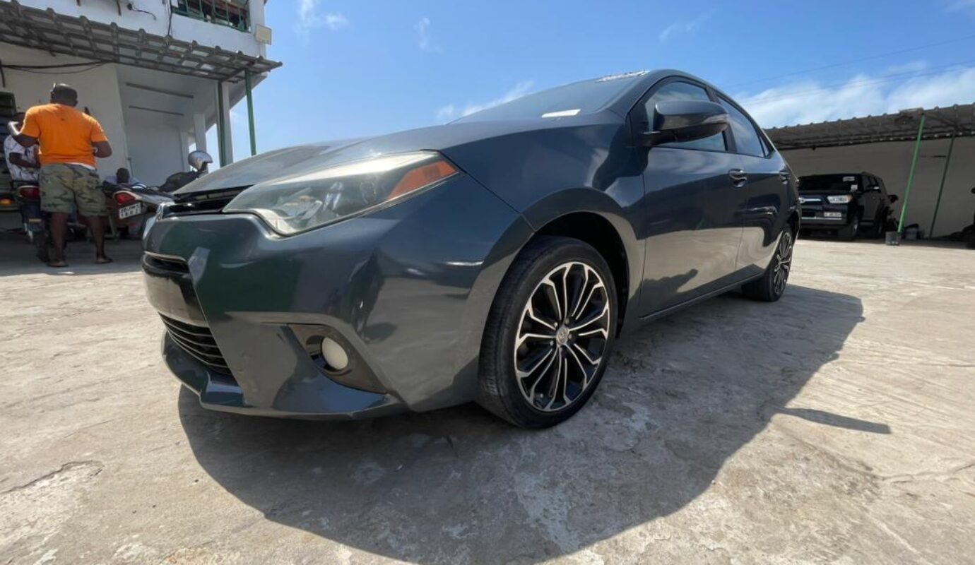 Corolla S   2015