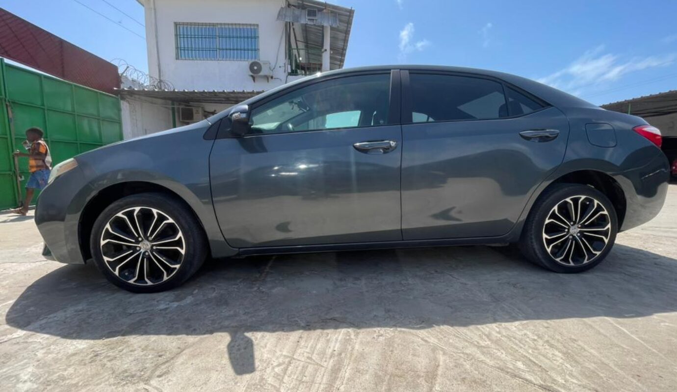Corolla S   2015