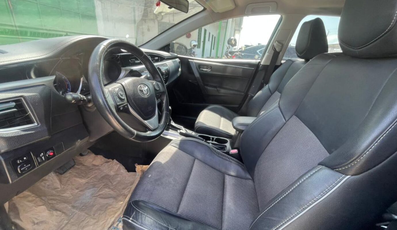 Corolla S   2015