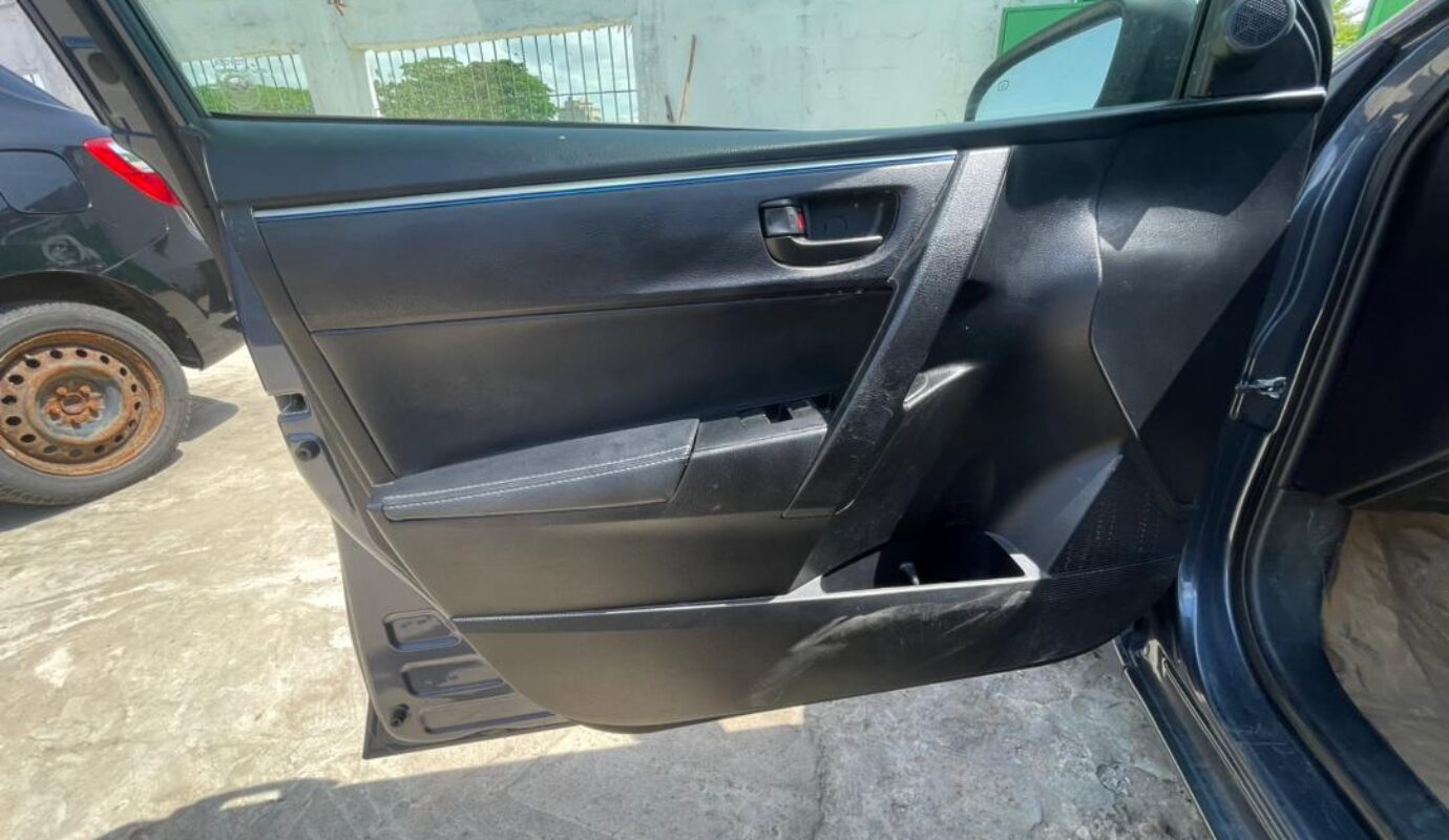 Corolla S   2015