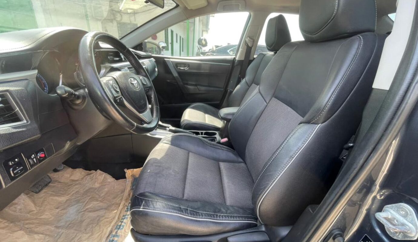 Corolla S   2015