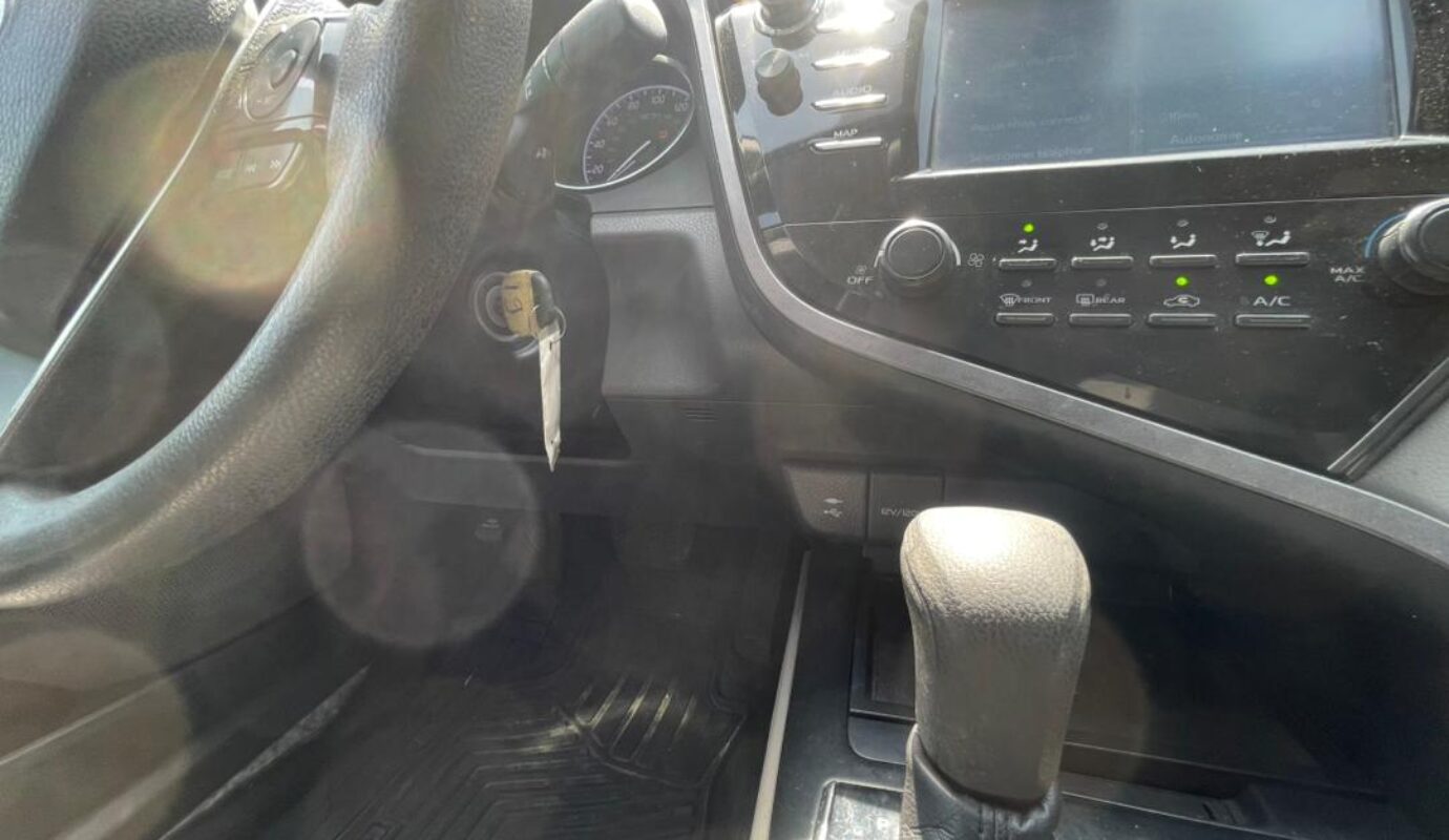 TOYOTA CAMRY L.E   2019