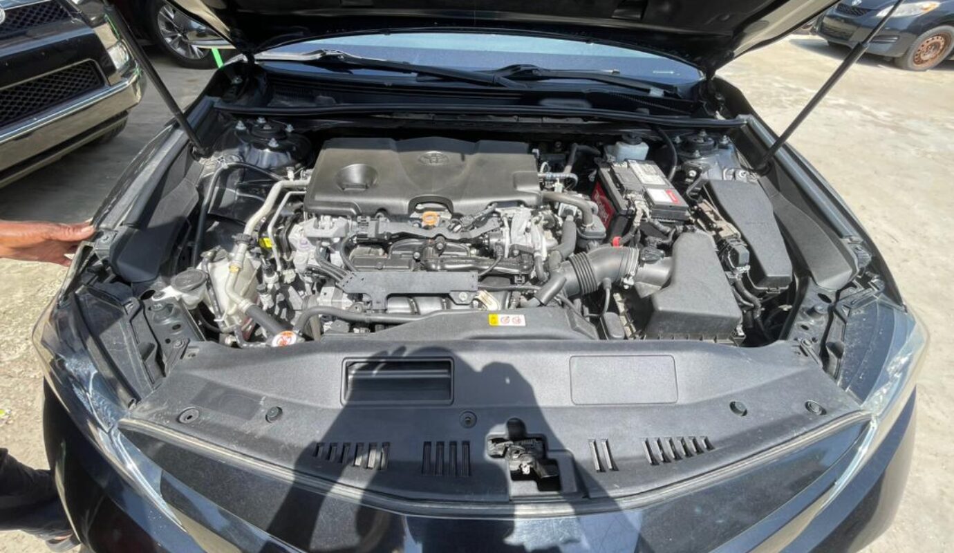 TOYOTA CAMRY L.E   2019