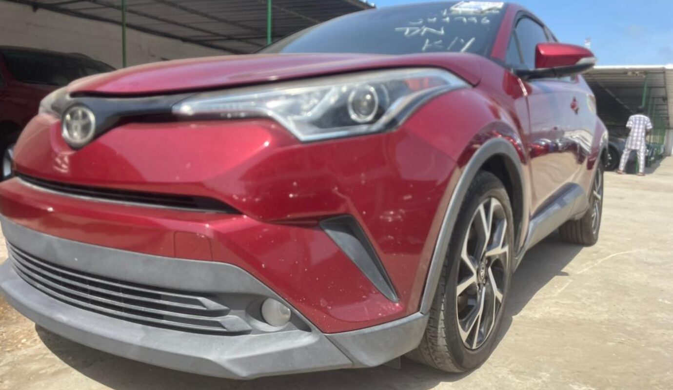 TOYOTA CH-R     2017