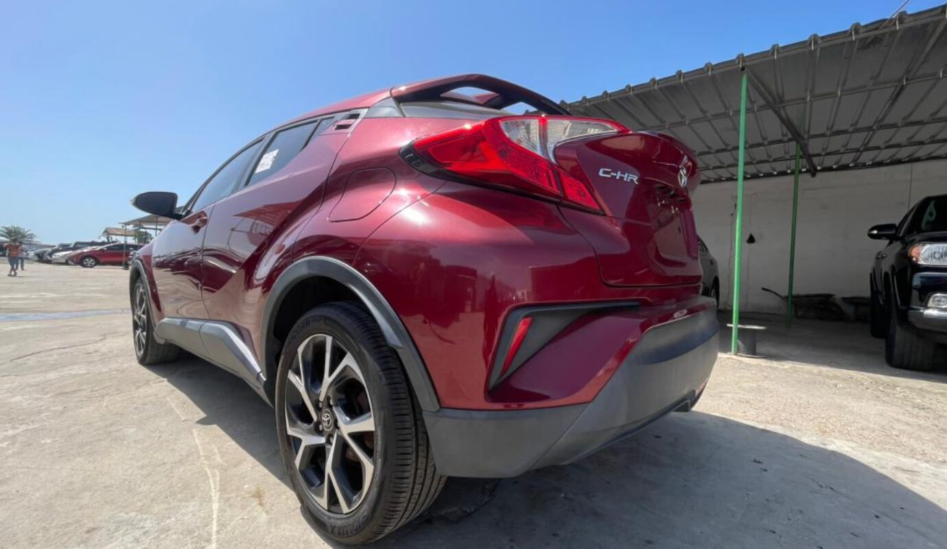 TOYOTA CH-R     2017