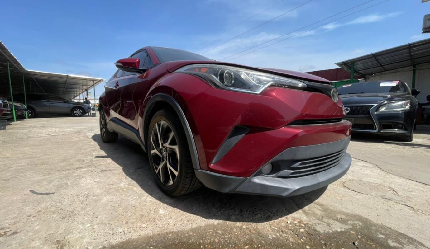 TOYOTA CH-R     2017